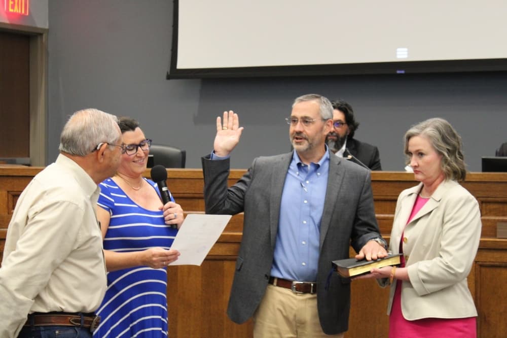 Recently elected New Braunfels mayor and council member begin roles
