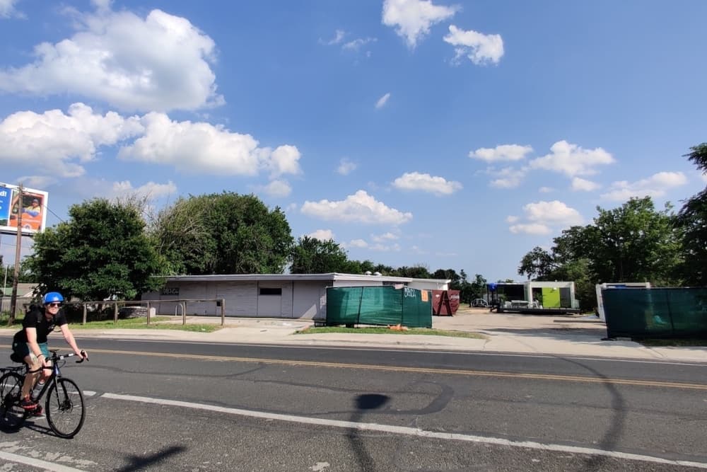 Commission OKs rezoning for 80-apartment Rosewood project off Airport Blvd.