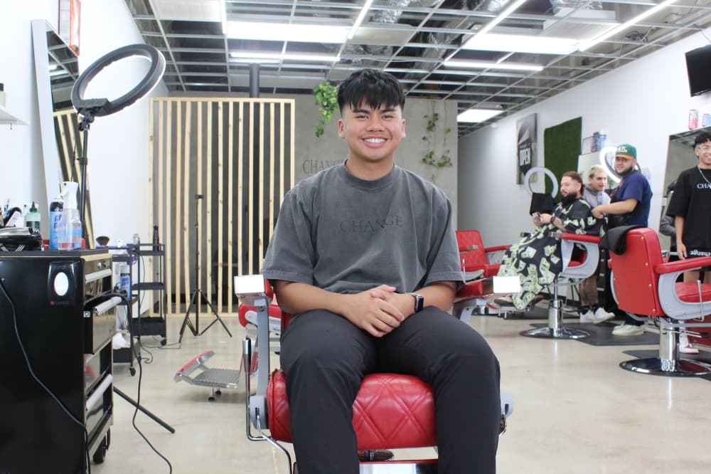 Local Pearland graduate opens barber studio at 19