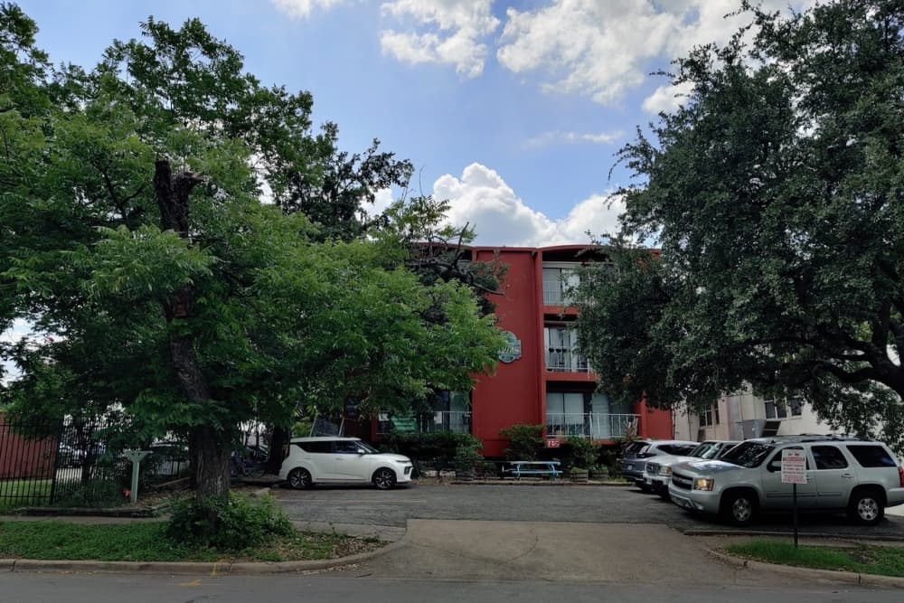 Council moves to strike residential occupancy limits in Austin