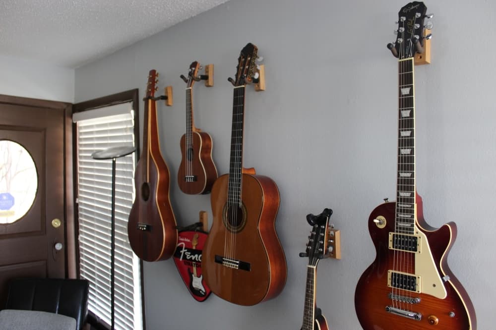 Grapevine Performing Arts offers lessons for a range of instruments including guitar, piano and ukulele. (Colby Farr/Community Impact)