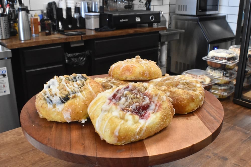 The fruit kolaches ($3.50), which vary daily, feature fruits such as apples, blueberries, raspberries and apricots. (Lizzy Spangler/Community Impact)