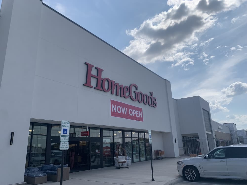 HomeGoods brings furniture, decorations to new Plano location