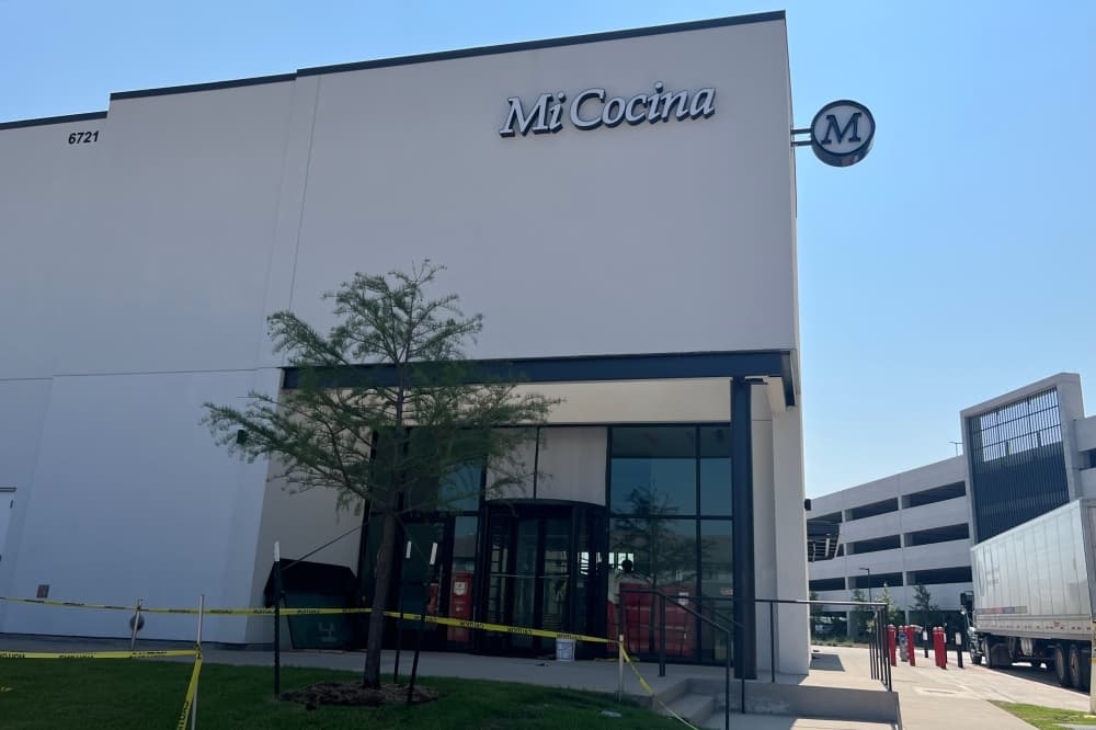 exterior of Mi Cocina in District 121