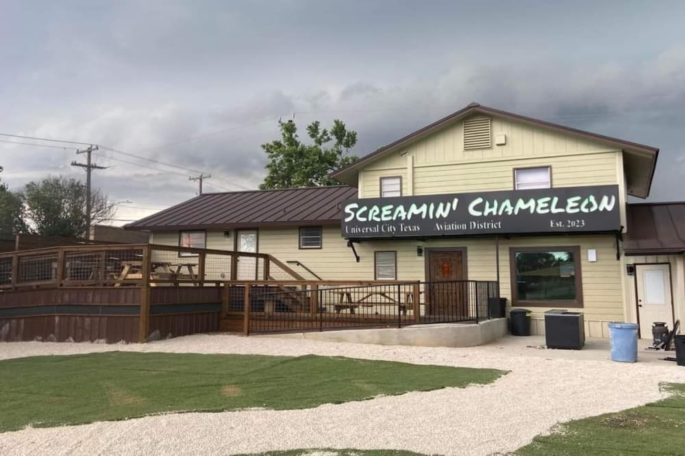 Screamin' Chameleon food park prepares for soft opening in Universal City