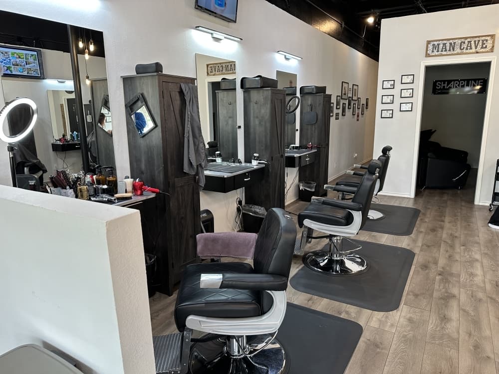 Sharpline Men's Hair Studio offers grooming services, including beard trimming and waxing. (Jackson King/Community Impact)