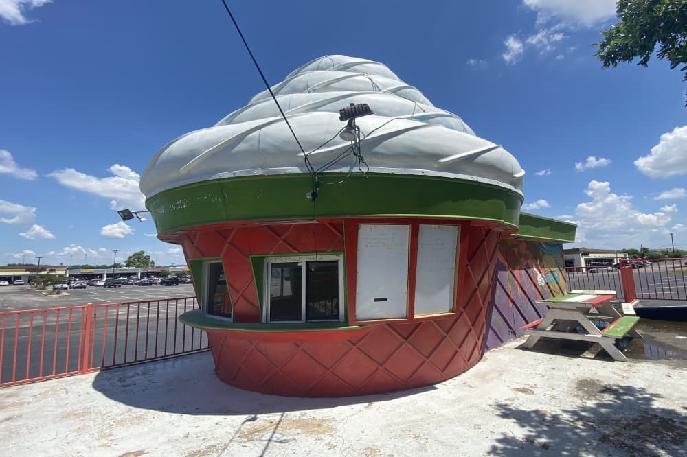 Pflugerville's Little Italy Brick Oven Pizza moving from ice cream cone-shaped building to bar