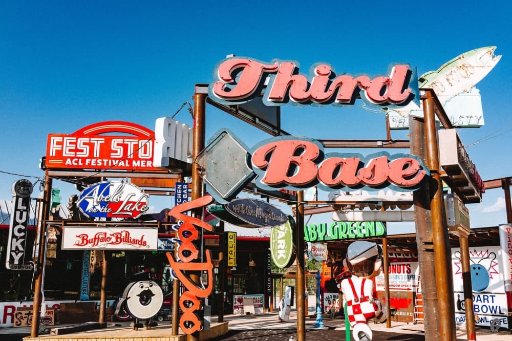 Austin’s history comes alive at now open Sign Bar