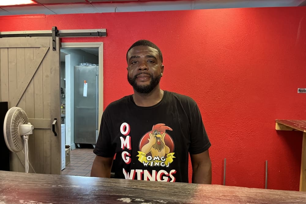 Brian Peary opened OMG Wings on Aug. 5, 2022. (Peyton MacKenzie/Community Impact)