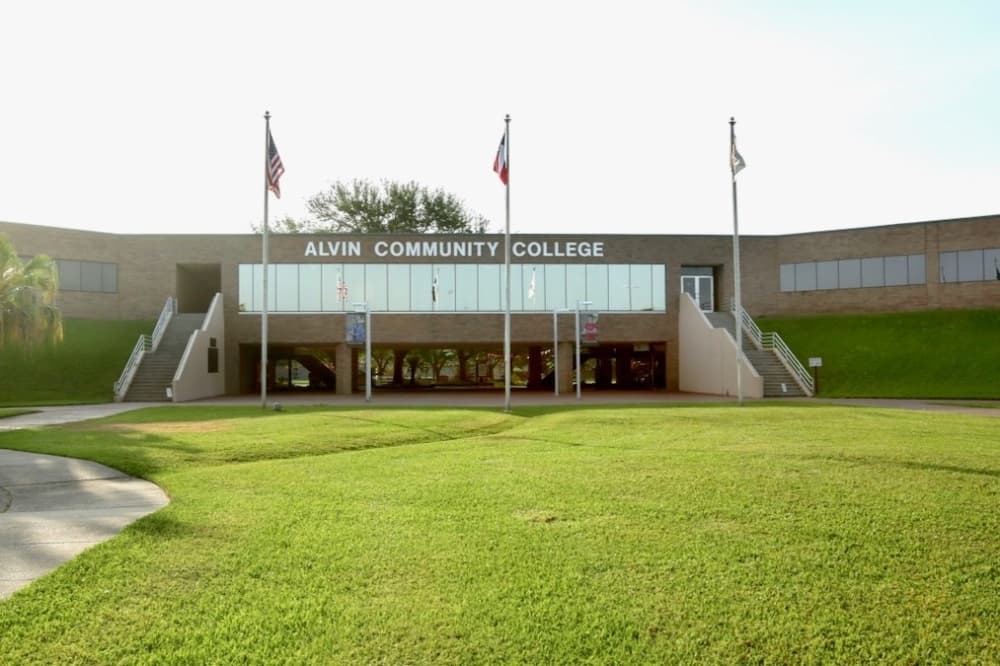 Alvin Community College to renovate jogging trail