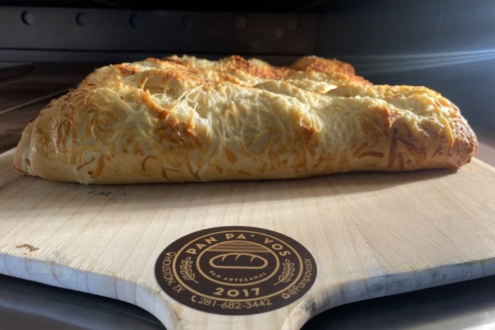 Pan Pa Venezuela crafting baked delicacies in Katy