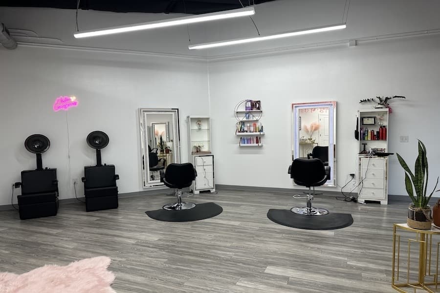 Blade Pink Beauty Salon now open in San Marcos