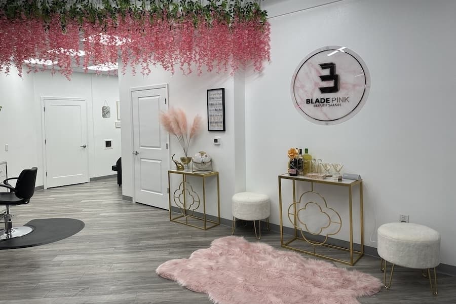 Blade Pink Beauty Salon interior