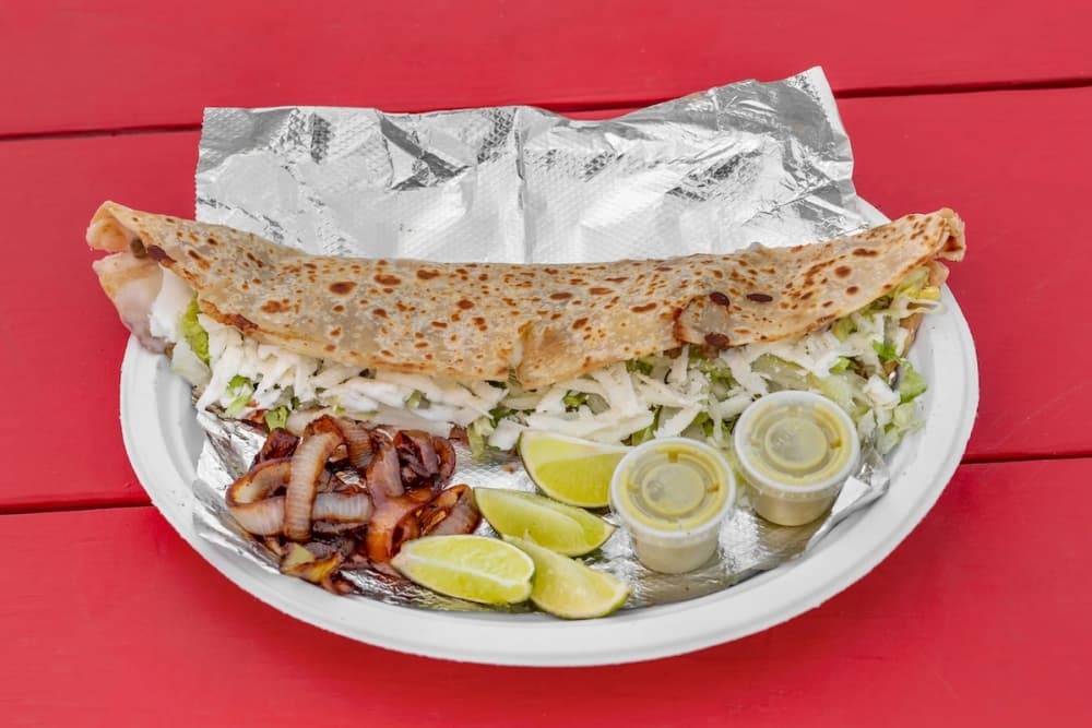 Calaveras Tacos Y Mas brings Mexican-inspired street food to South Austin