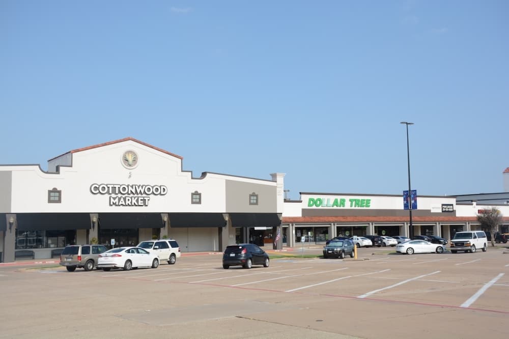 Richardson City Council holds hearing on Dal-Rich Towne Square food trailer
