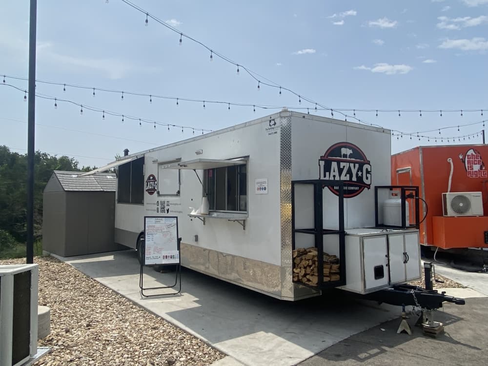 Lazy G BBQ Co. serves barbecue sandwiches and plates. (Chloe Young/Community Impact)