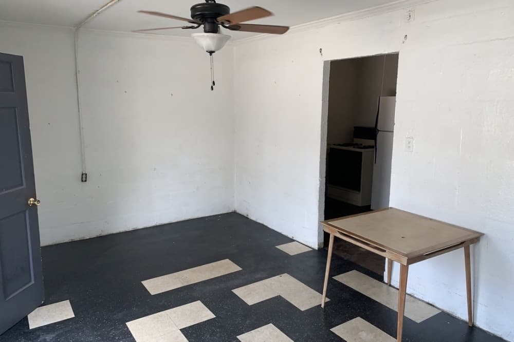 New owner gives Vista View Apartments in Alvin a makeover