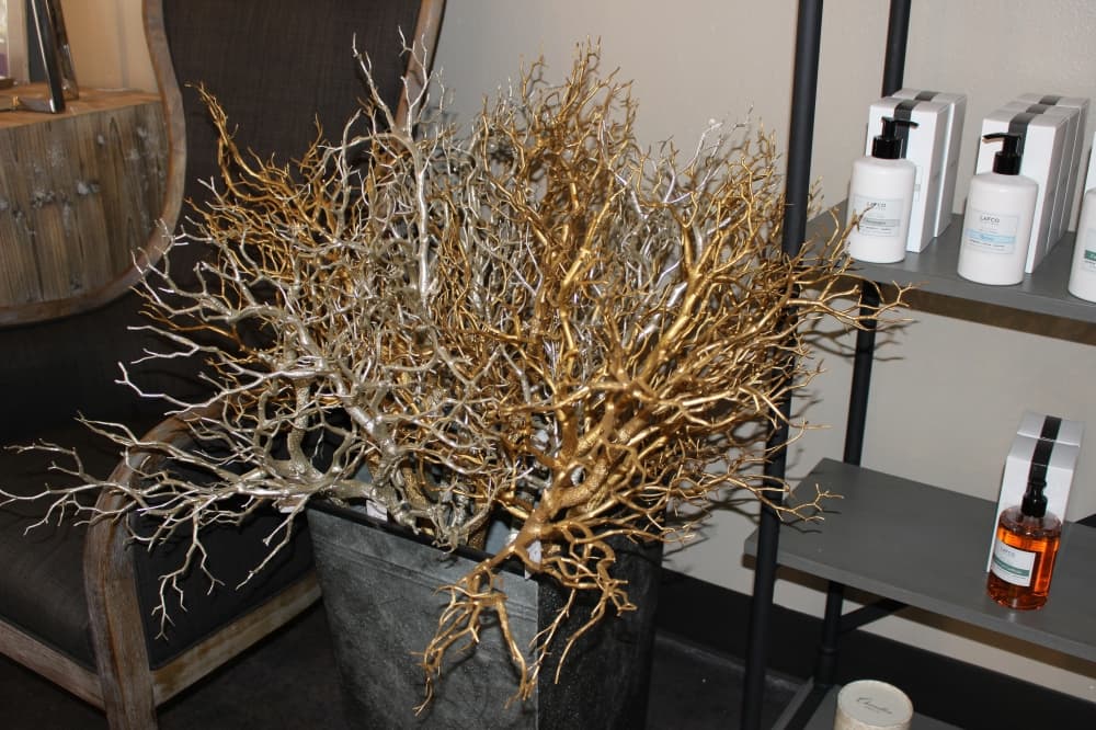 a scraggly tree sculpture