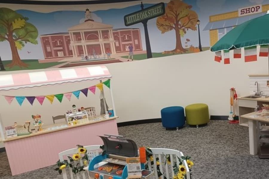 Little Oak Street Play Learning Center opens in Roanoke
