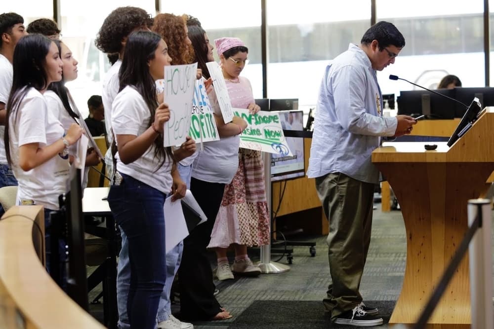 Austin officials consider public participation, zoning notification changes