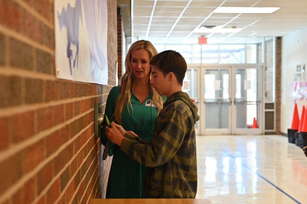 Richardson ISD sees locked cellphone program unlock learning environment