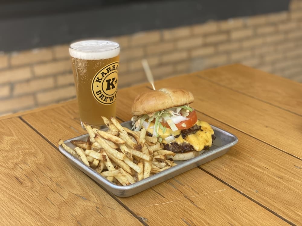 Downtown Hall of Fame has several beers and craft burgers on the menu. (Brian Rash/Community Impact)