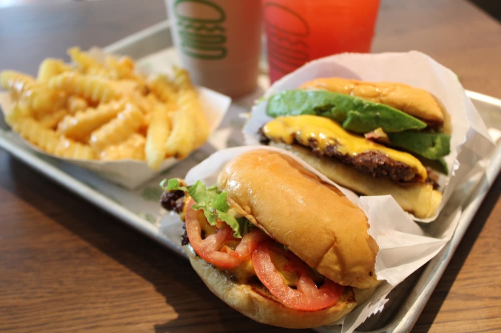 New Katy Shake Shack opens as 3rd drive-thru location in Texas