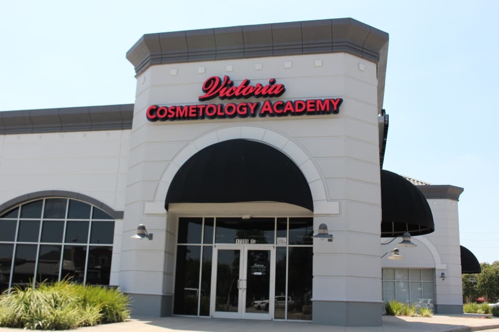 Victoria Cosmetology Academy begins offering courses in Willowbrook Plaza