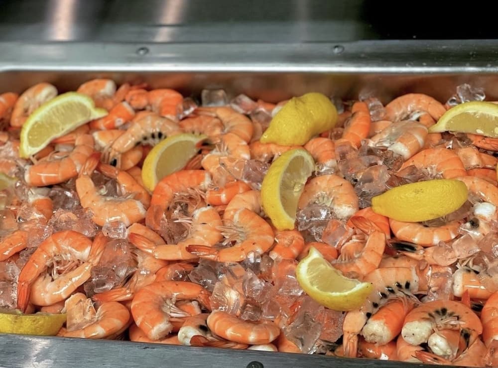 Jumbo shrimp with lemon