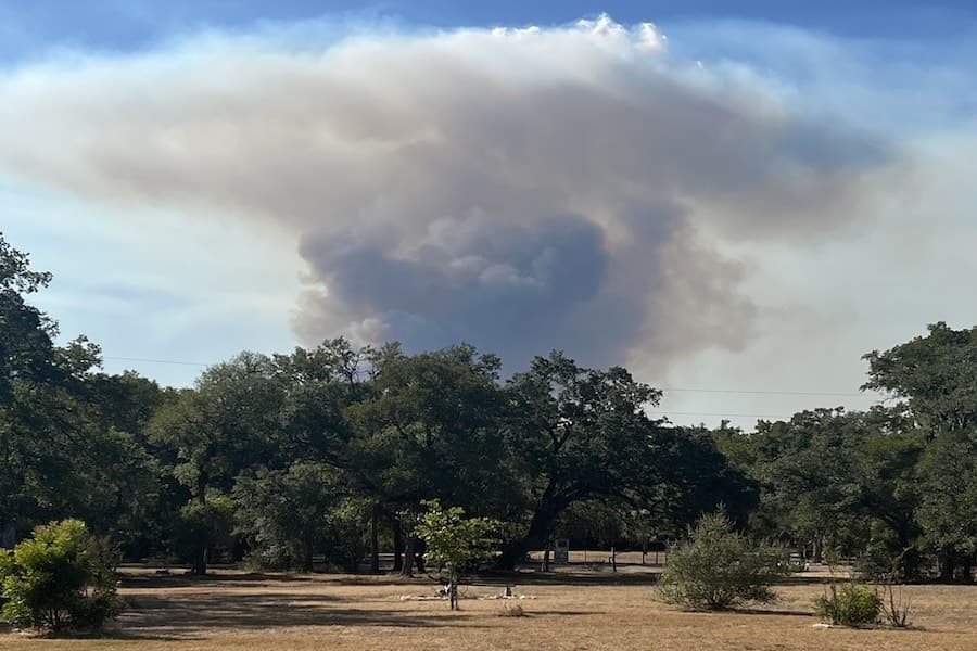 Oak Grove fire burns 400 acres at 50% containment, destroying buildings