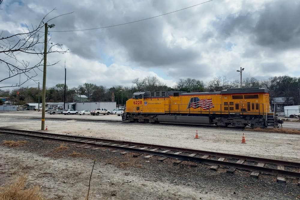 Train horns to temporarily resume in New Braunfels at multiple railroad crossings