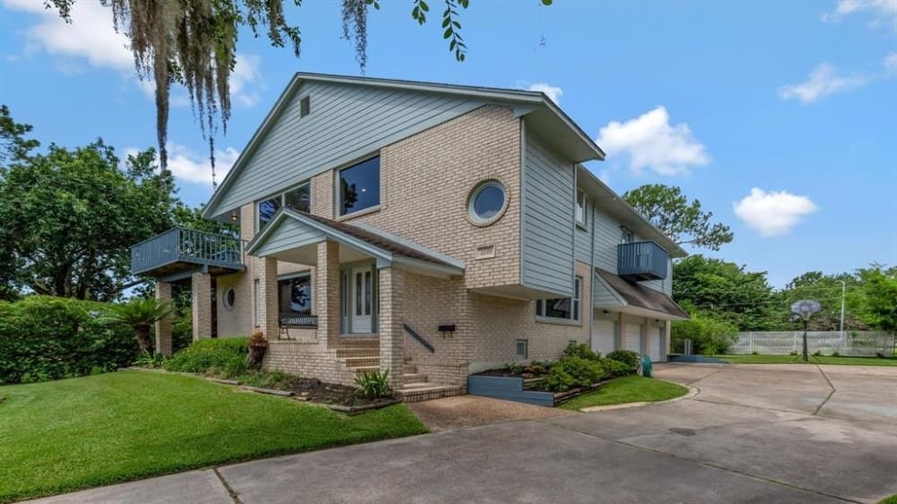 Learn about Swan Lagoon, August's featured neighborhood