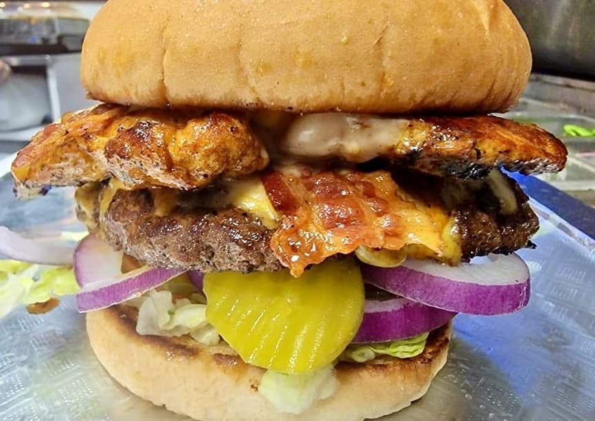Burger Buzz survives early fire, pandemic to thrive in Humble