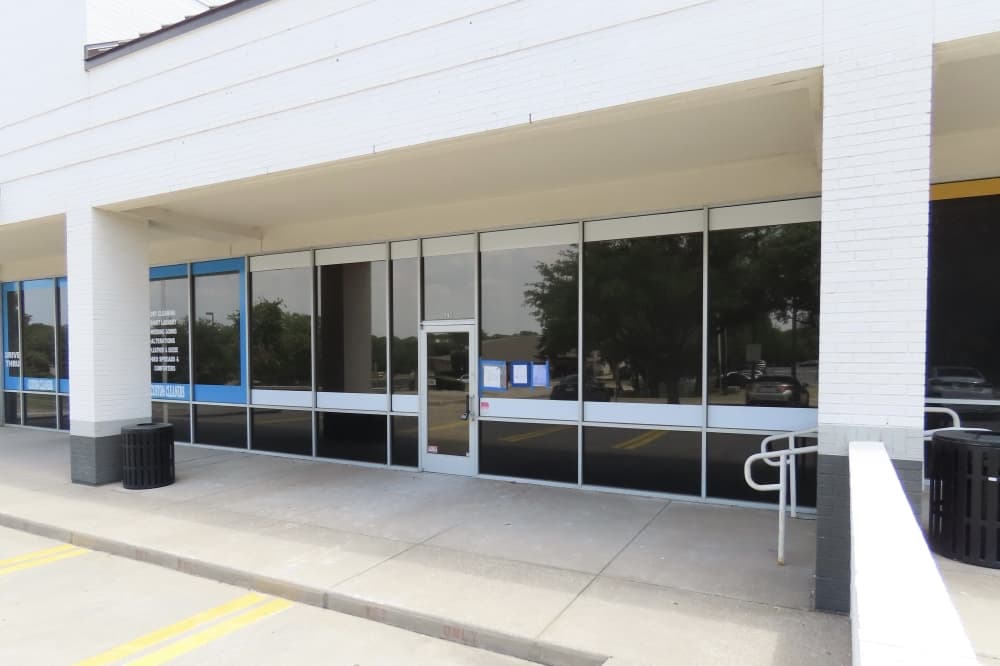 Suite. 140 set to house Rev's Golf Lounge this fall. 