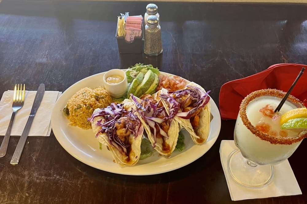 Los 3 Mexicanos Bar & Grill adds breakfast menu in Willis