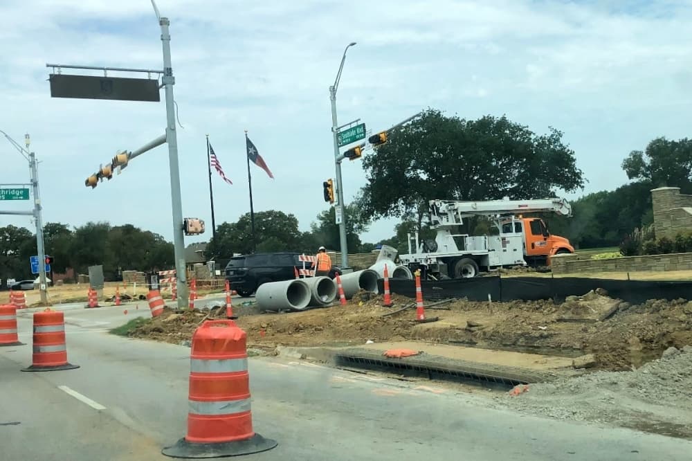 Right-turn lanes being added at Southridge Lakes, Byron Nelson parkways in Southlake