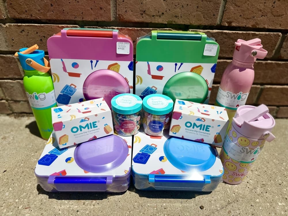 Store back to school merchandise 