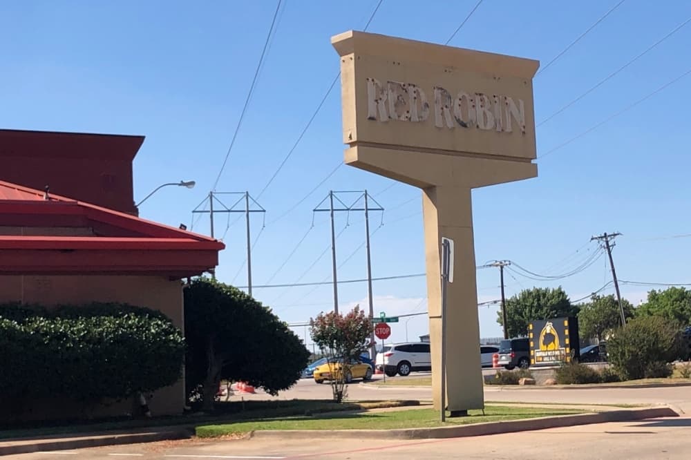 Red Robin Gourmet Burgers and Brews closes in Grapevine