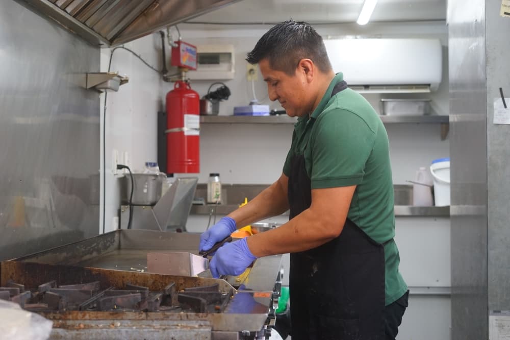 Austin-area food trucks struggle in scorching heat