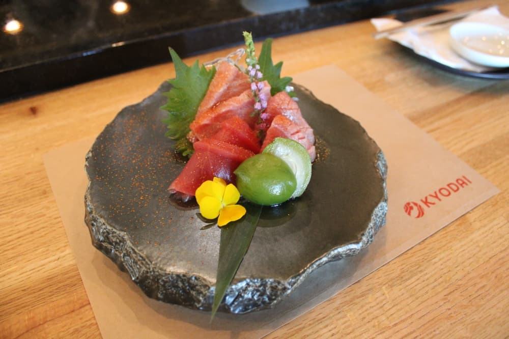 Tuna sashimi 