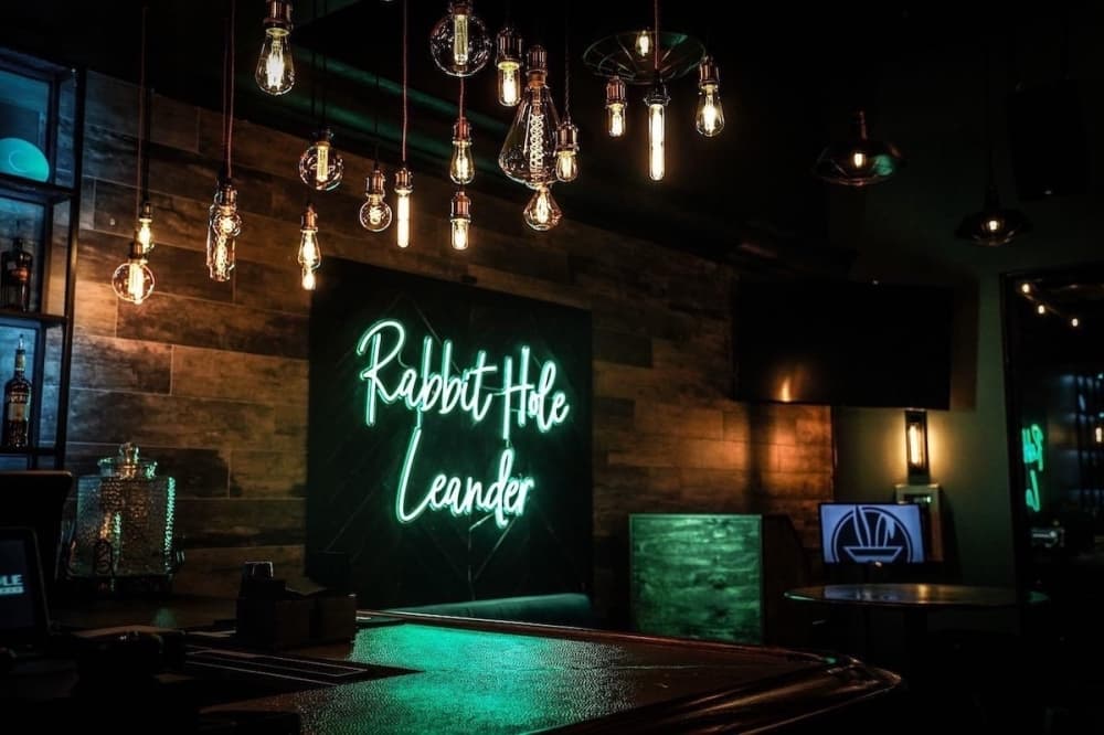 Leander’s Rabbit Hole Neighborhood Bar secures space for 2nd location