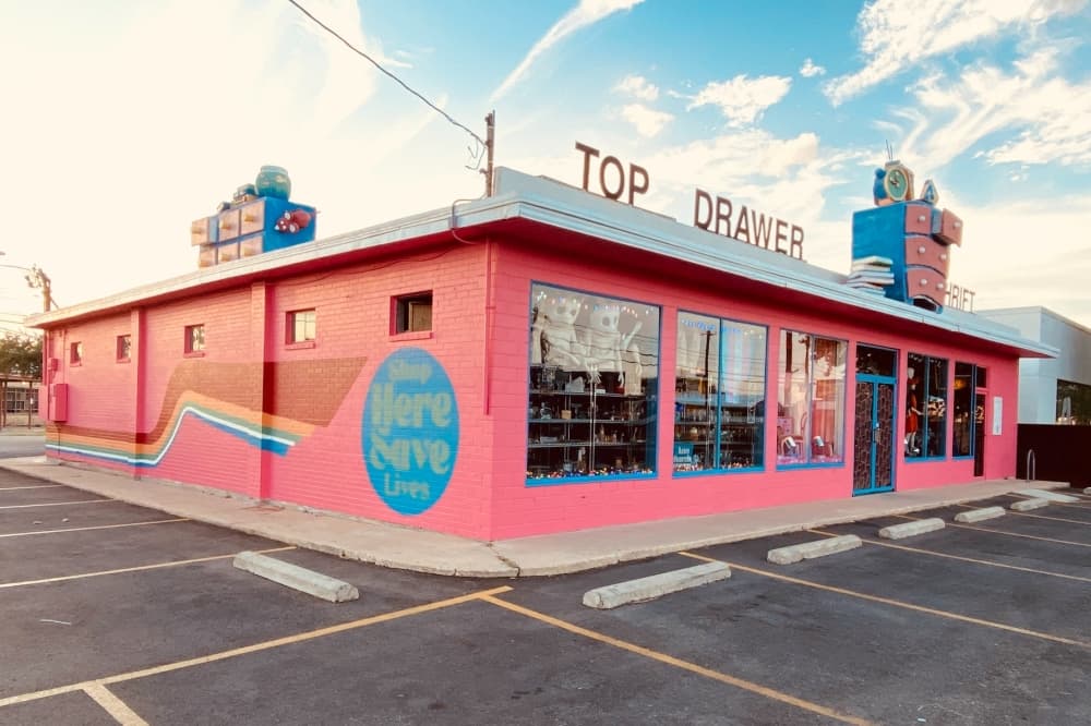 Top Drawer Thrift to relocate to North Loop in September