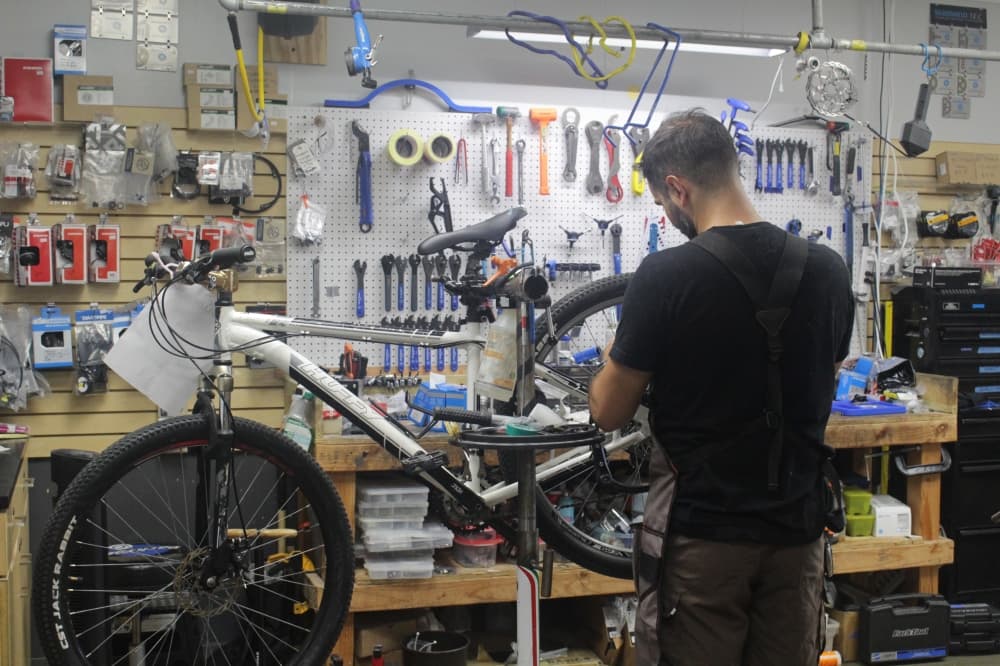 Local bike shop Blur Cycleworks fosters community, hosts rides in Round Rock