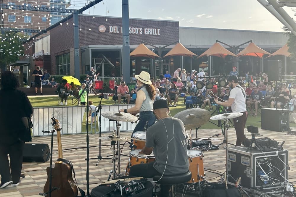Live music band at Hughes Landing