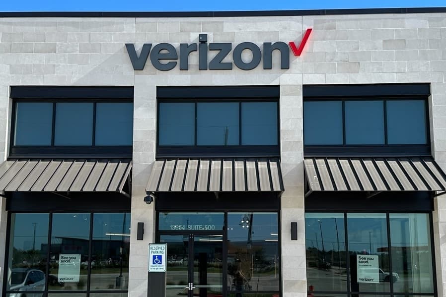 Verizon opens retail store in Magnolia