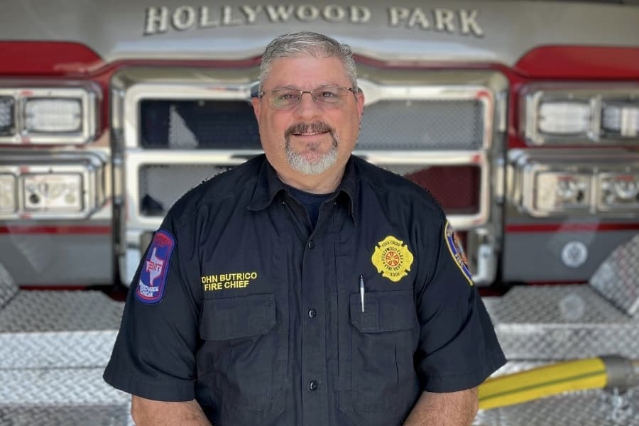 Hollywood Park fire chief plans retirement