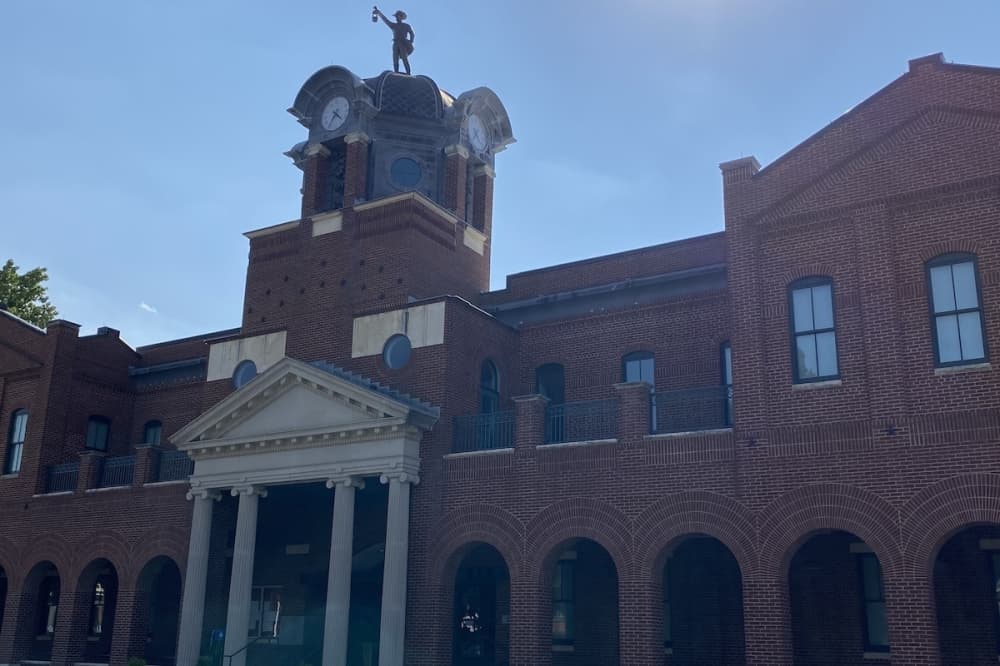 Grapevine facilities closing, trash collection delayed for Thanksgiving