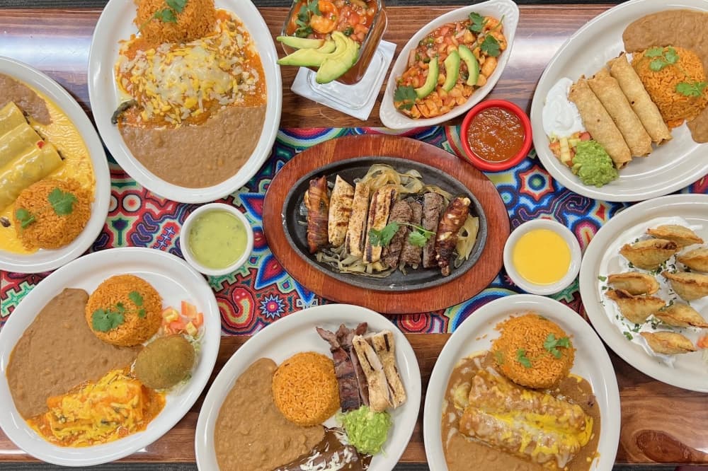 Tex-Mex restaurant Margaritas and Fajitas Mexican Kitchen serves Tomball