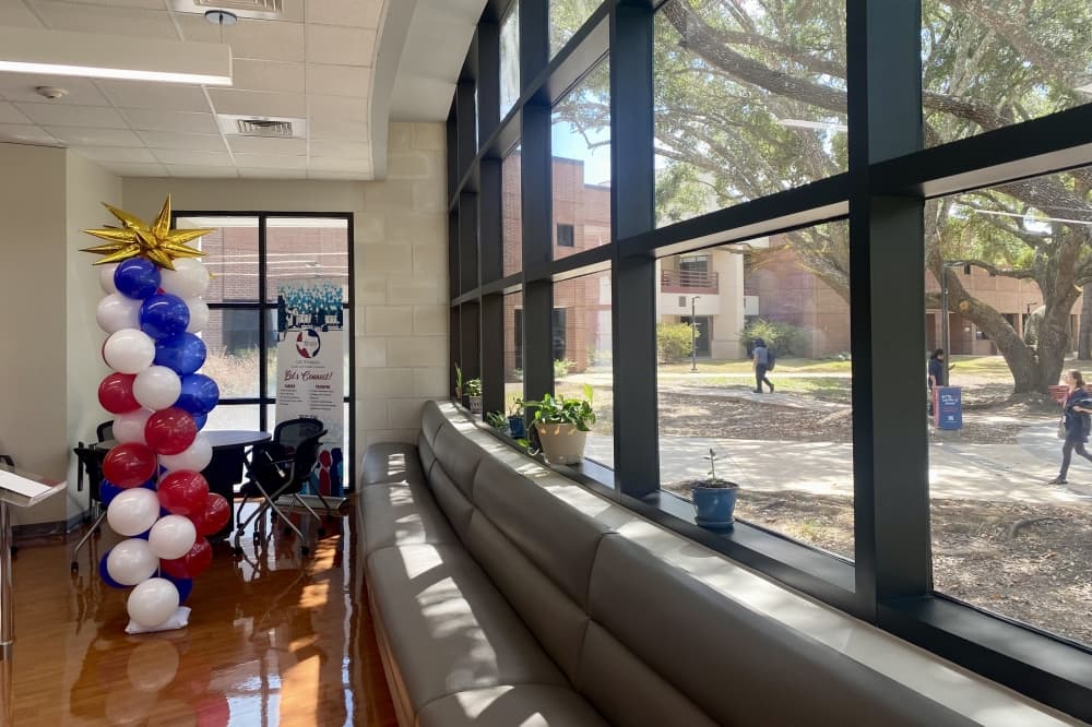 The view of the new Career and Transfers Connections Office looks out into the courtyard of the student center. (Cassandra Jenkins/Community Impact)