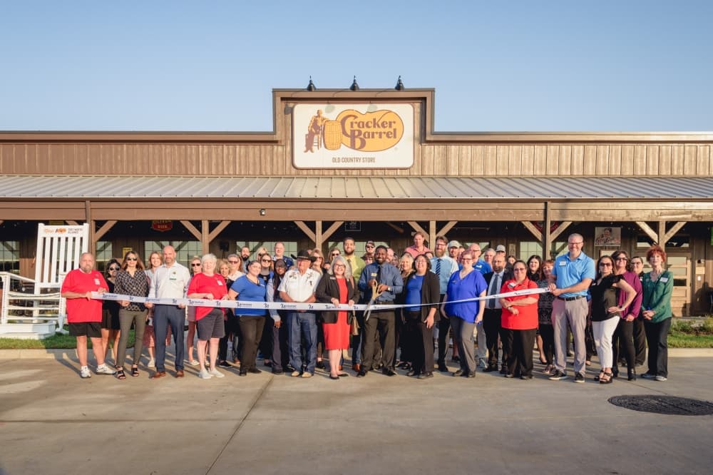 New Cracker Barrel location opens in Fort Worth